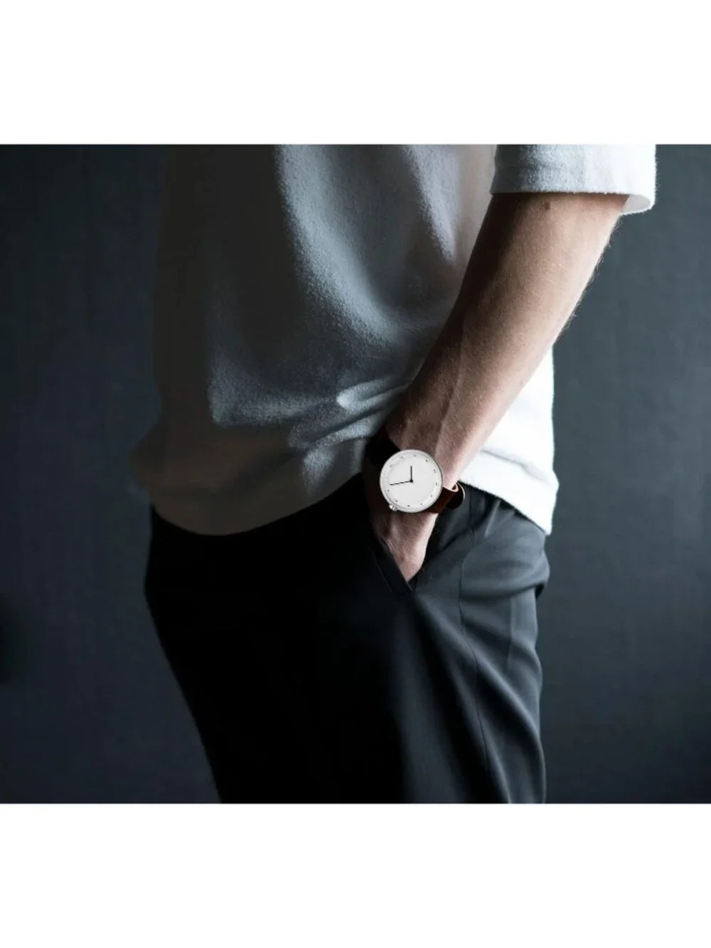 Men's Brown And White Analog Leather Band Ultra-Thin Minimalist Waterproof Watch
